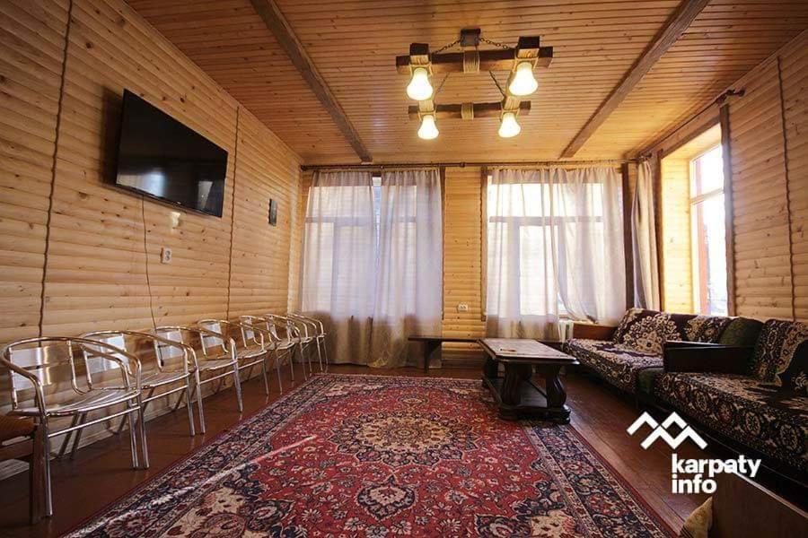 Дім з видом на гори. Виженка Екстер'єр фото